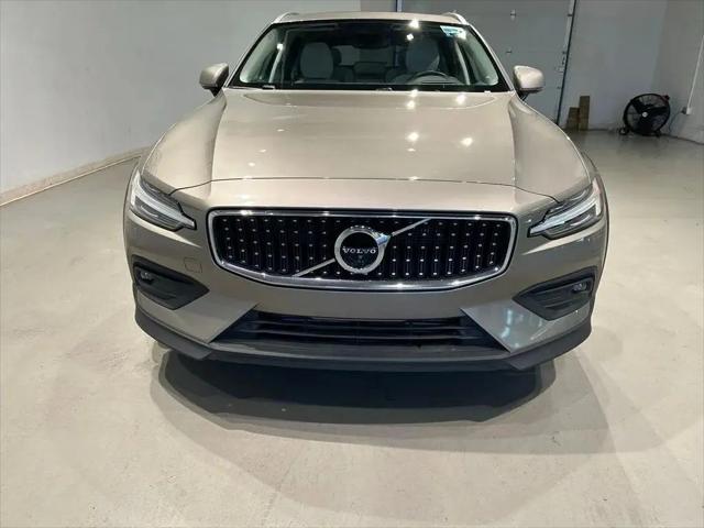 2020 Volvo V60 Cross Country T5