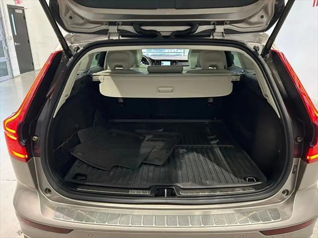 2020 Volvo V60 Cross Country T5