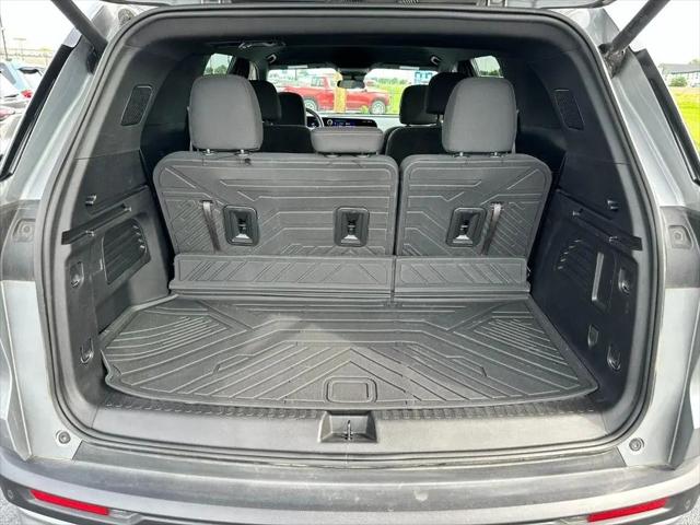 2025 Chevrolet Traverse FWD LT