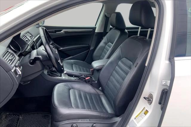 2017 Volkswagen Passat 1.8T SEL Premium