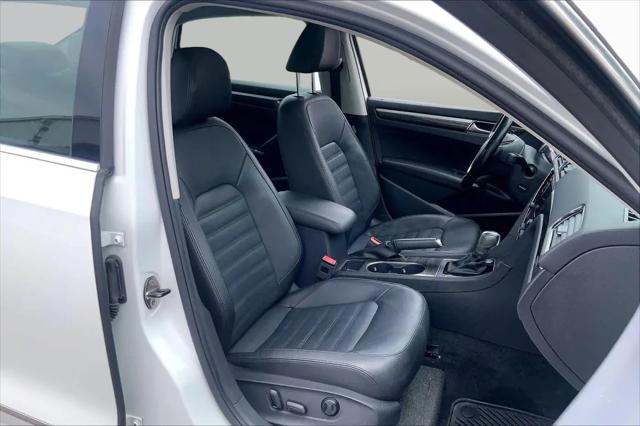 2017 Volkswagen Passat 1.8T SEL Premium