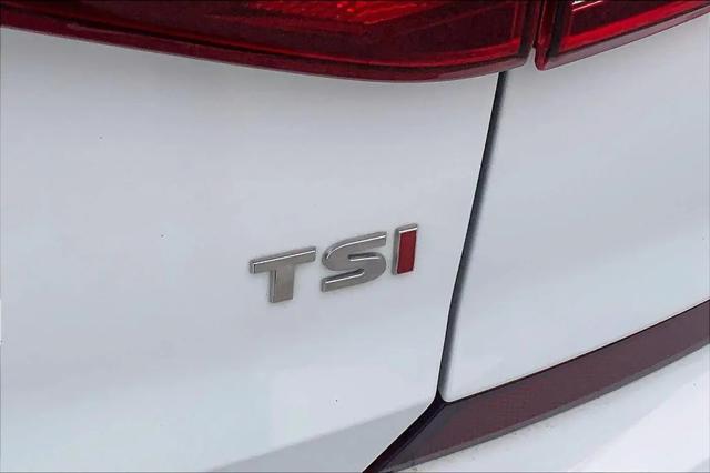 2017 Volkswagen Passat 1.8T SEL Premium