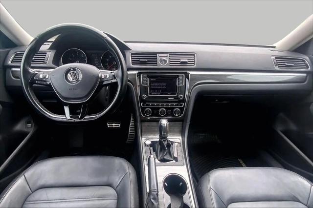 2017 Volkswagen Passat 1.8T SEL Premium