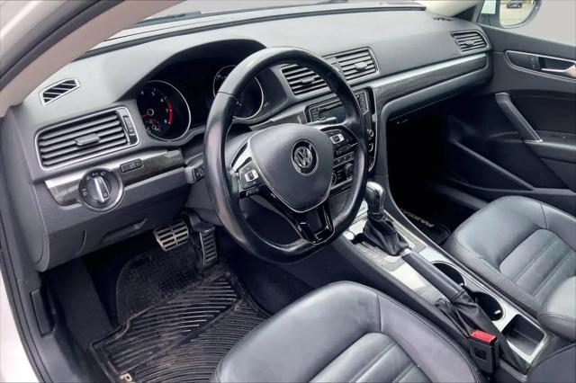2017 Volkswagen Passat 1.8T SEL Premium