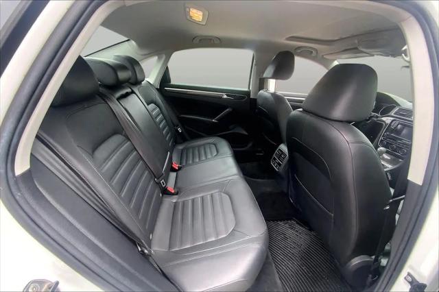 2017 Volkswagen Passat 1.8T SEL Premium
