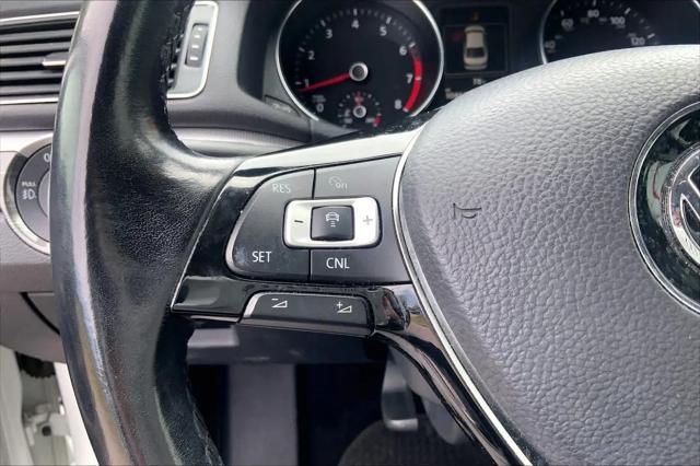 2017 Volkswagen Passat 1.8T SEL Premium