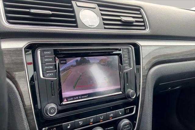 2017 Volkswagen Passat 1.8T SEL Premium