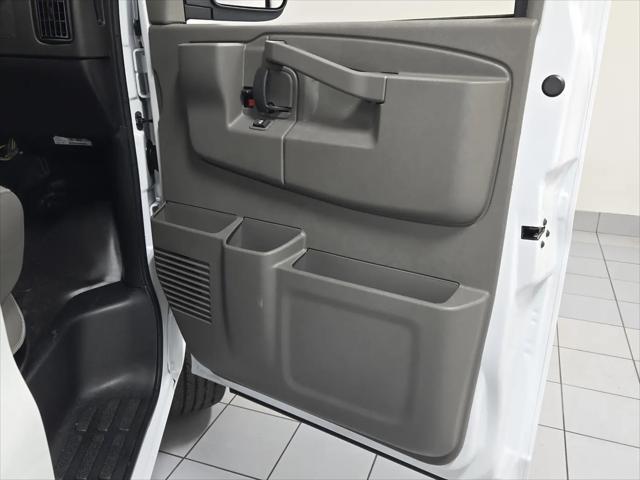 2026 Chevrolet Express Cargo Van 2500 Regular Wheelbase, WT, RWD