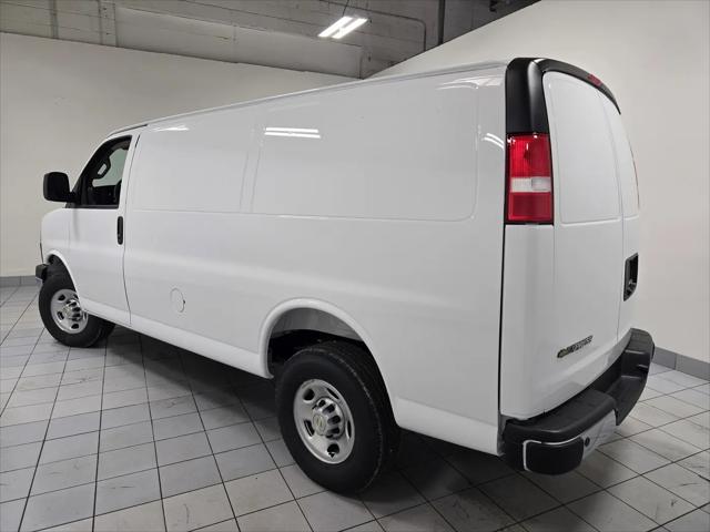 2026 Chevrolet Express Cargo Van 2500 Regular Wheelbase, WT, RWD