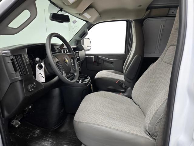 2026 Chevrolet Express Cargo Van 2500 Regular Wheelbase, WT, RWD