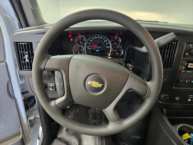 2026 Chevrolet Express Cargo Van 2500 Regular Wheelbase, WT, RWD