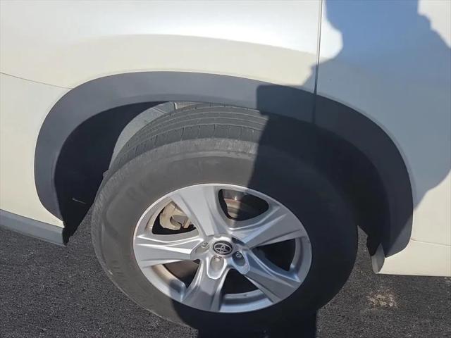 2021 Toyota Highlander LE