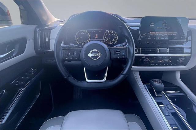 2024 Nissan Pathfinder SL FWD