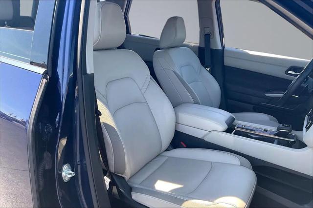 2024 Nissan Pathfinder SL FWD
