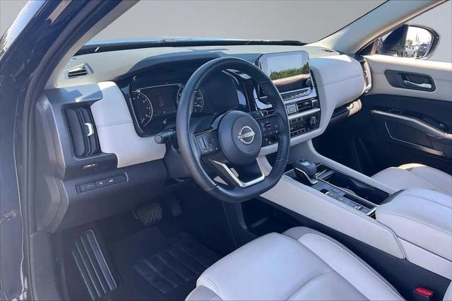 2024 Nissan Pathfinder SL FWD