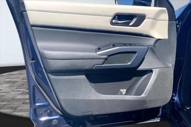 2024 Nissan Pathfinder SL FWD