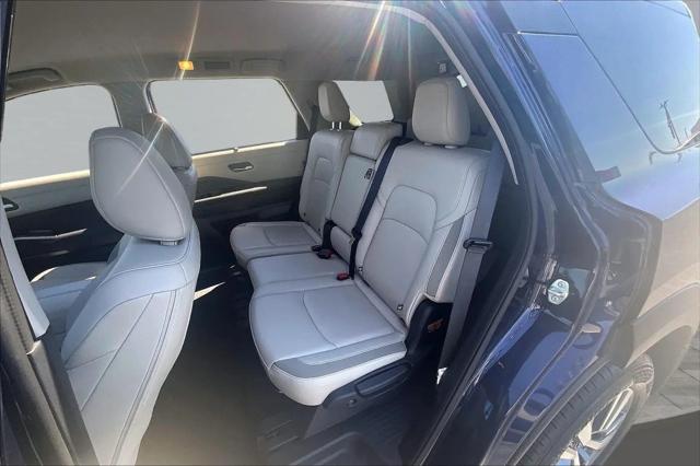 2024 Nissan Pathfinder SL FWD