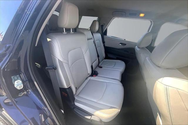 2024 Nissan Pathfinder SL FWD