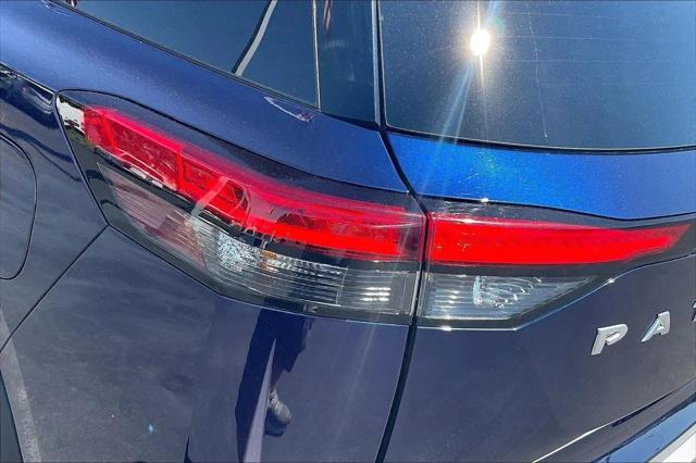 2024 Nissan Pathfinder SL FWD