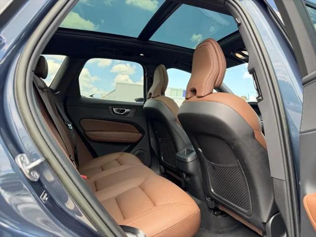 2023 Volvo XC60 B5 Plus Dark Theme