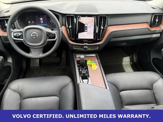 2024 Volvo XC60 B5 Plus Dark Theme