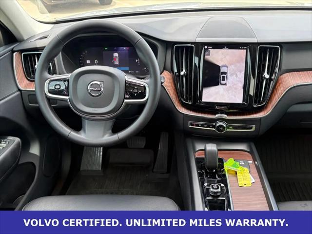 2024 Volvo XC60 B5 Plus Dark Theme