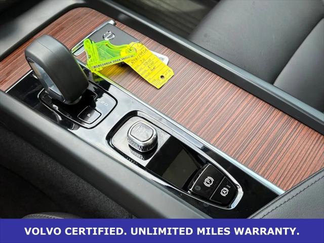 2024 Volvo XC60 B5 Plus Dark Theme