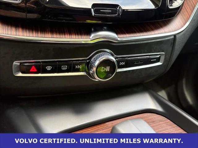 2024 Volvo XC60 B5 Plus Dark Theme