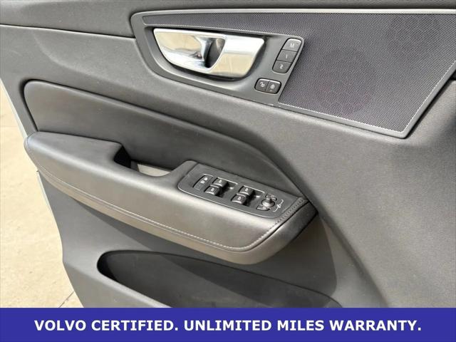 2024 Volvo XC60 B5 Plus Dark Theme