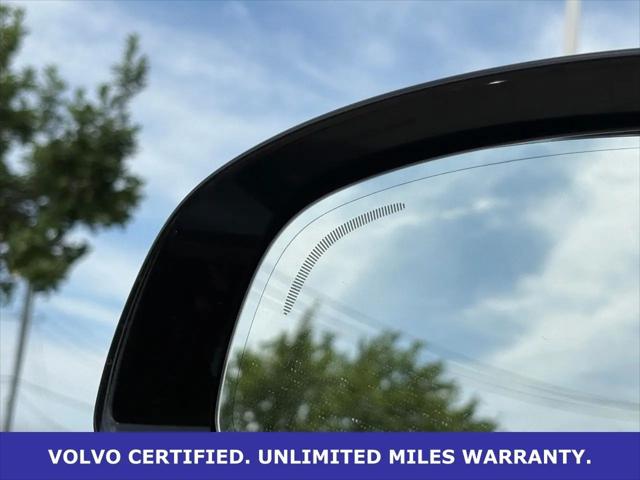 2024 Volvo XC60 B5 Plus Dark Theme