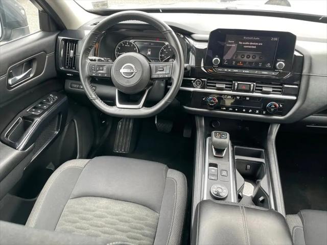 2025 Nissan Pathfinder SV 4WD
