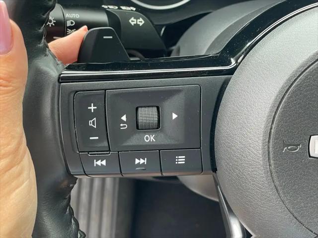 2025 Nissan Pathfinder SV 4WD