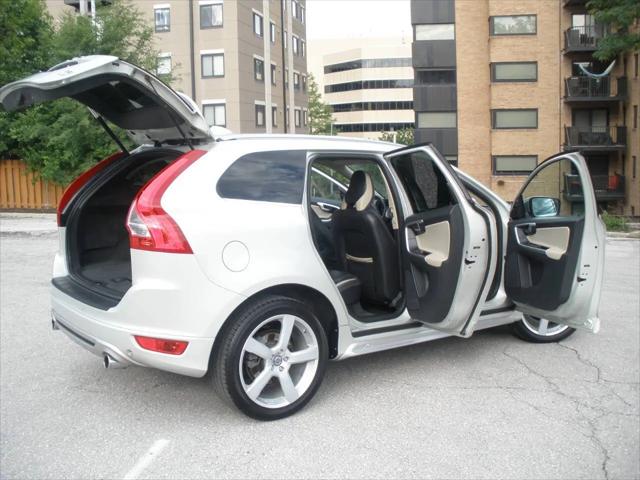 2011 Volvo XC60 T6 R-Design