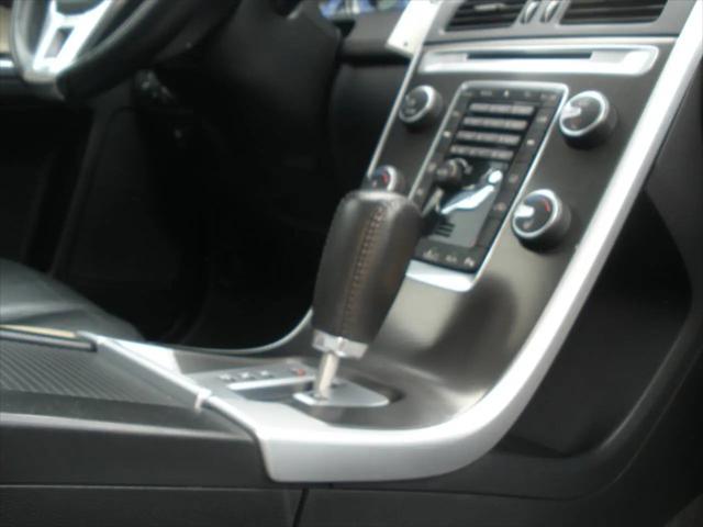 2011 Volvo XC60 T6 R-Design