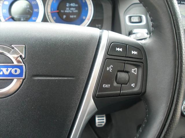 2011 Volvo XC60 T6 R-Design