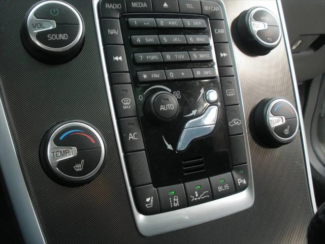 2011 Volvo XC60 T6 R-Design