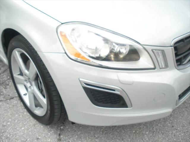 2011 Volvo XC60 T6 R-Design