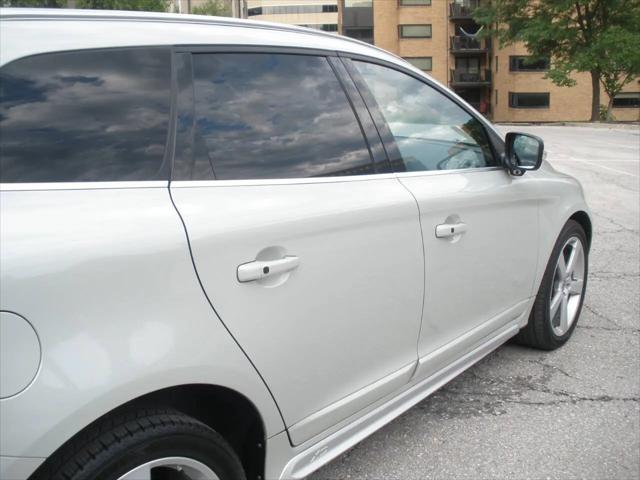 2011 Volvo XC60 T6 R-Design
