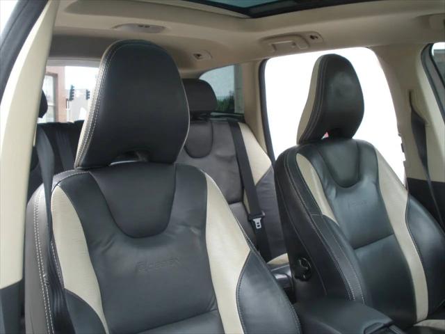 2011 Volvo XC60 T6 R-Design