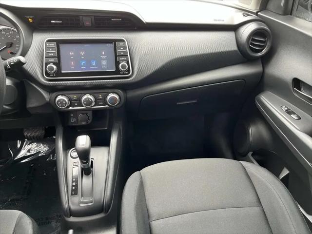 2024 Nissan Kicks S Xtronic CVT