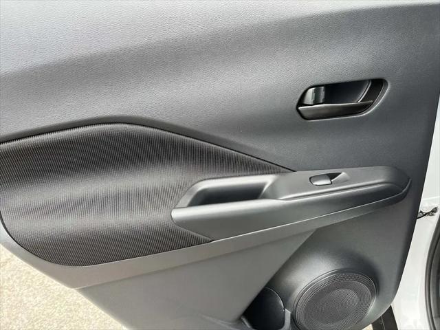 2024 Nissan Kicks S Xtronic CVT