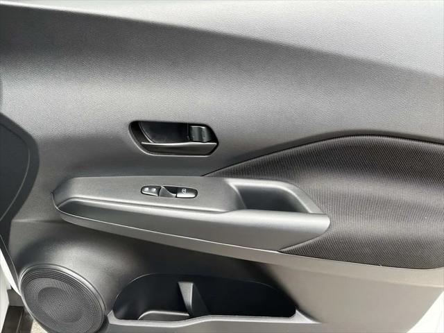 2024 Nissan Kicks S Xtronic CVT