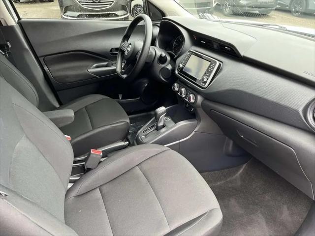2024 Nissan Kicks S Xtronic CVT