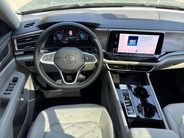 2026 Volkswagen Atlas SE with Technology