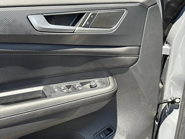 2026 Volkswagen Atlas Cross Sport SEL R-Line Black