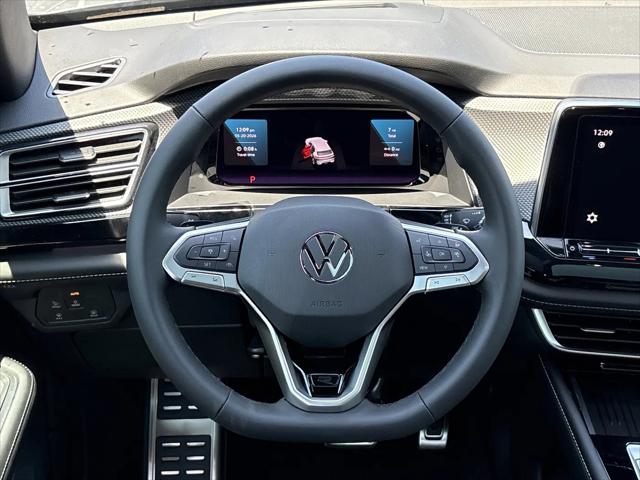 2026 Volkswagen Atlas Cross Sport SEL R-Line Black