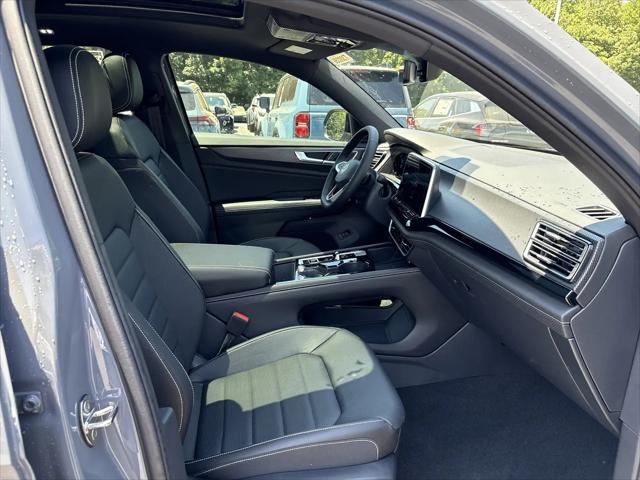 2026 Volkswagen Atlas Cross Sport SEL R-Line Black