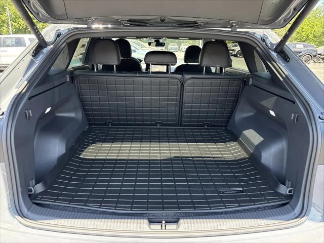 2026 Volkswagen Atlas Cross Sport SEL R-Line Black