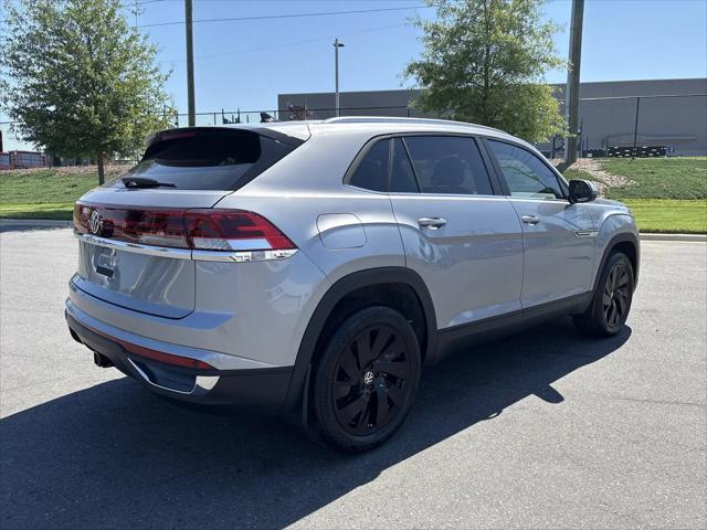 2026 Volkswagen Atlas Cross Sport SE with Technology
