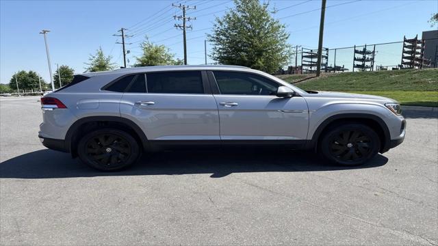 2026 Volkswagen Atlas Cross Sport SE with Technology
